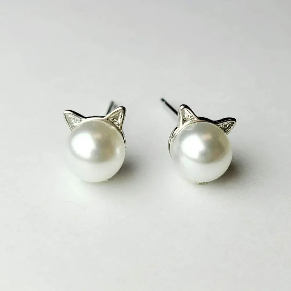 Silver Pearl Cat Earrings 😻